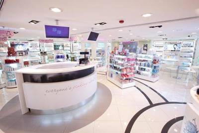 莎莎、卓悅業(yè)績回暖，化妝品零售巨頭瞄準(zhǔn)大健康品類拓展新增長
